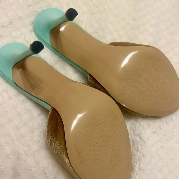 Steve Madden Tan and Green Heels Elegant Mule Design - Picture 3 of 5